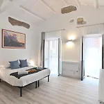 Izzhome The Breeze