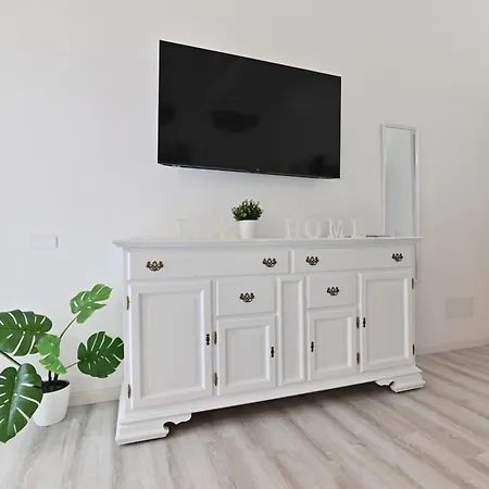 Izzhome The Breeze *