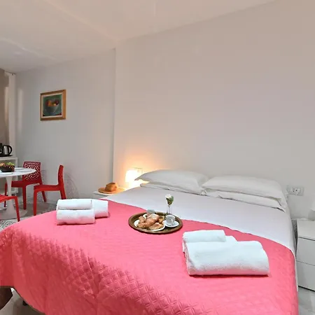 Izzhome The Breeze *